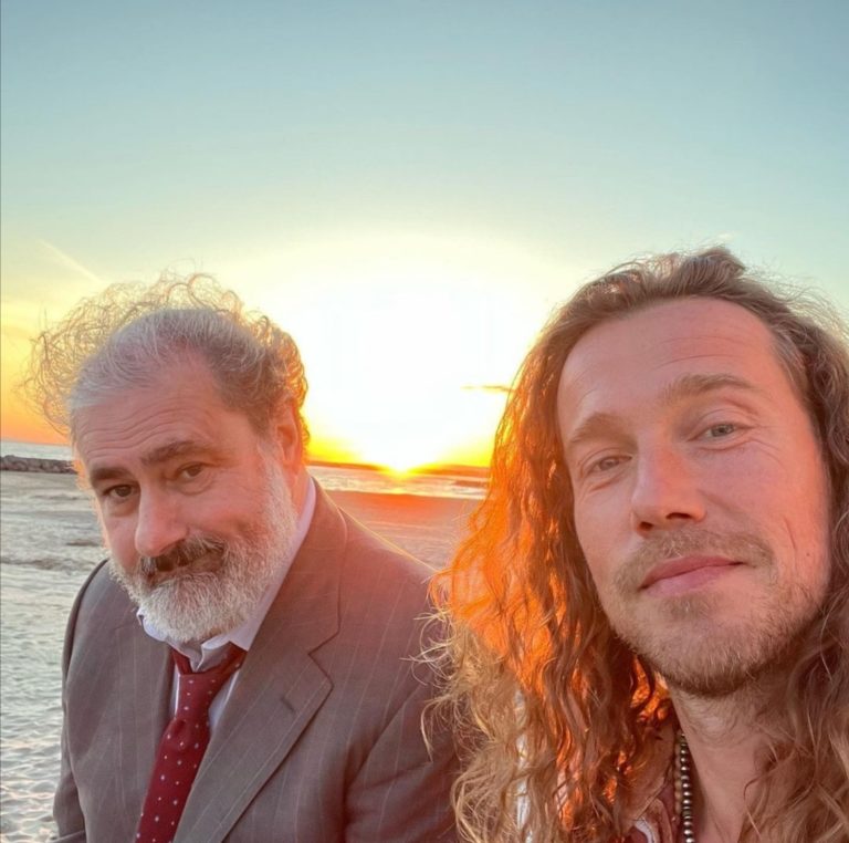 Julien Doré tourne la série “Panda” pour TF1 - Occitanie films