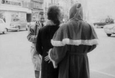 pere noel a les yeux bleus affiche